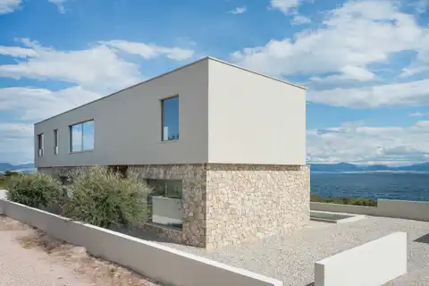 Šolta - Moderna vila s bazenom