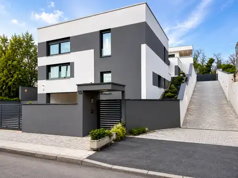 Dům 370 m², Maksimir — 4 ložnice, zahrada, garáž