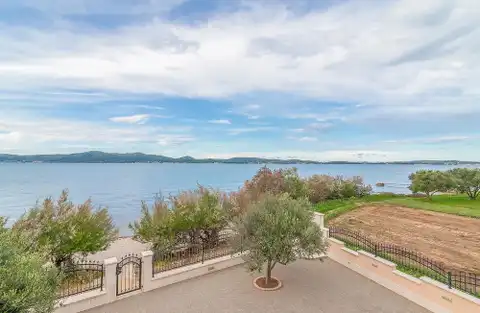Zadar, Sukošan - Apartmanska kuća prvi red uz more