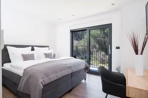 Трогир, Слатине - Двухкомнатная квартира с террасами и видом на море