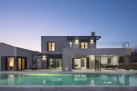 Villa 250 m², Vodnjan area — 78 m² pool, 1600 m² plot
