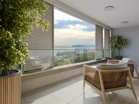 Split, Duilovo - Štvorizbový byt s dvoma krytými balkónmi