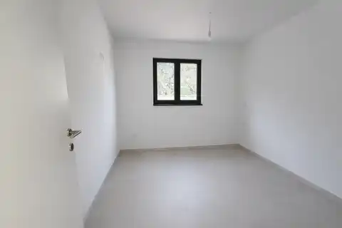 Makarska, Drvenik - Dvosoban stan u novogradnji kraj mora