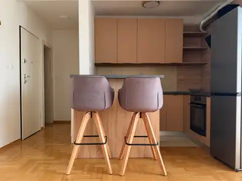 Zagreb, Trešnjevka - Appartement de trois pièces récemment rénové avec balcon