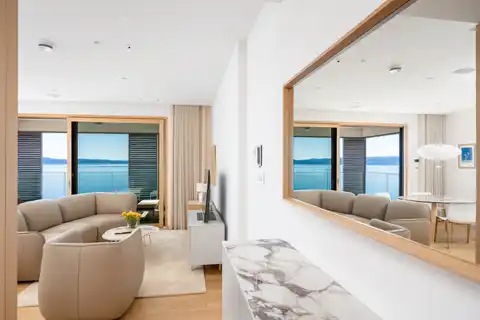 Split, Žnjan - Appartement de luxe de deux chambres avec vue dégagée sur la mer