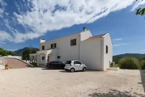 Maison avec piscine, 260m²