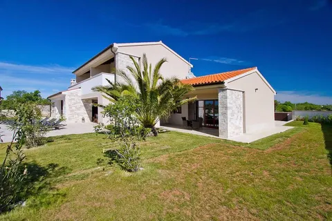 Istria, Svetvinčenat - Bellissima casa con piscina