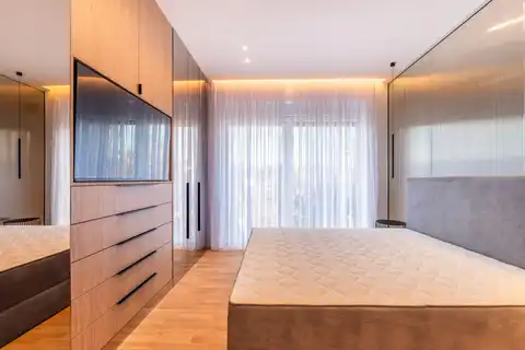 Zagreb, Srebrnjak - moderan trosoban stan s terasom