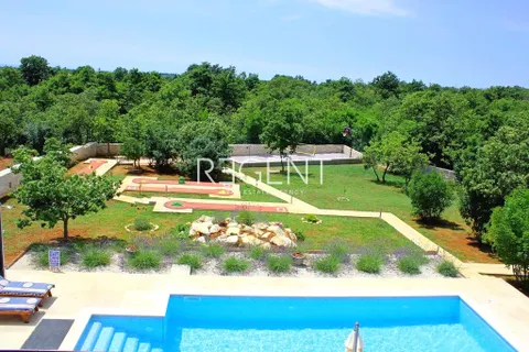 Istria, Pola – Splendida casa familiare di 294 m2