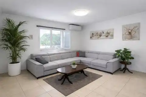 Pelješac, Orebić - Kuća s vrtom i tri stambene jedinice