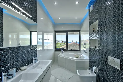 Zadar, Sukošan – Ekskluzywna dwupoziomowa willa z basenem, 170 m²
