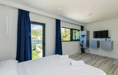 Zaton, Dubrovník - Moderní vila u moře 210m2