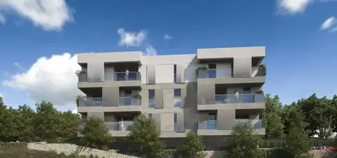 Sinj - Trosoban stan s terasom