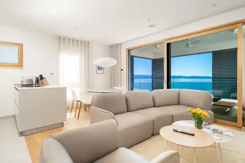 Split, Žnjan - Appartement de luxe de deux chambres avec vue dégagée sur la mer