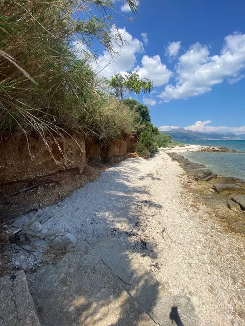 Split, Kaštel Štafilić - stavebný pozemok prvý rad pri mori, 5600 m2