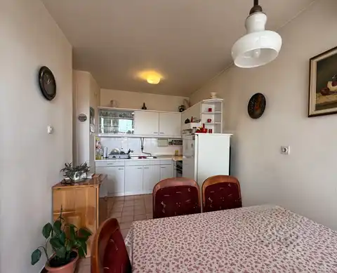 Split, Spinut - Dvosoban stan s loggiom u centru grada