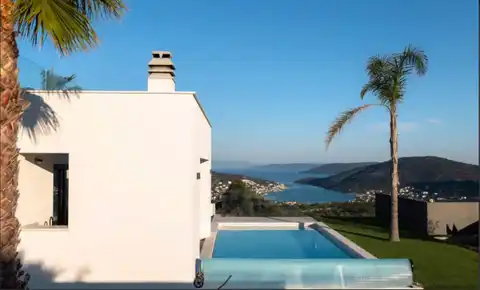 Trogir, Vinišće - Moderna vila s bazenom i panoramskim pogledom