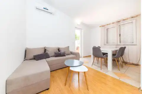 Makarska, Baška Voda - Apartamentowiec z 18 jednostkami mieszkalnymi