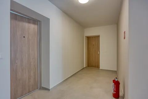 Istra, Novigrad - Dvosoban apartman u luksuznom stambenom kompleksu 55 m2