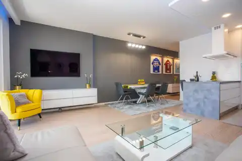 Split, Žnjan - Dvosoban stan sa loggiom i pogledom na more