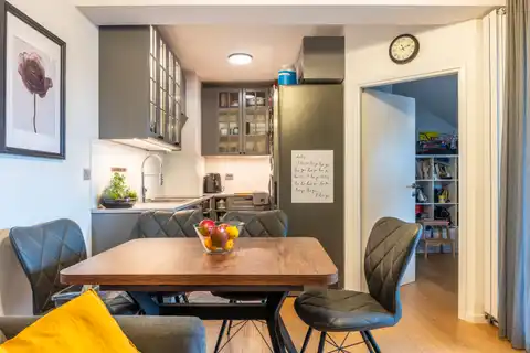 Zagreb, Voltino - Renoviran trosoban stan