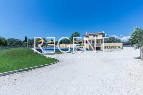 Istrie, Fažana - Vila s bazénem 180 m2