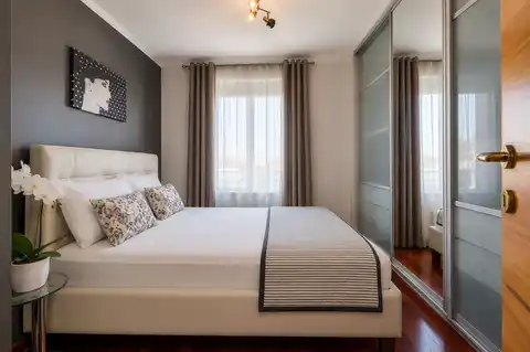 Split, Žnjan - 2-bedroom apartment, garage parking space, sea view