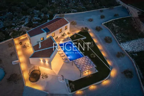 Trogir, Marina - luxusní vila v klidném prostředí, 6900m2