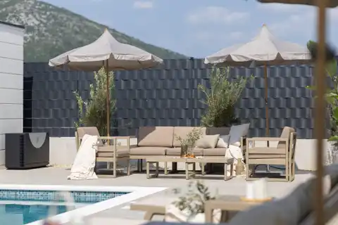 Trogir, Seget - Moderna vila s grijanim bazenom i pogledom na more