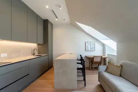 Stan 33 m² za najam — prvi najam, Centar