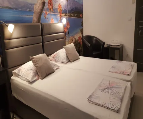 Vis – Prekrasna vila s pogledom na more 300 m2