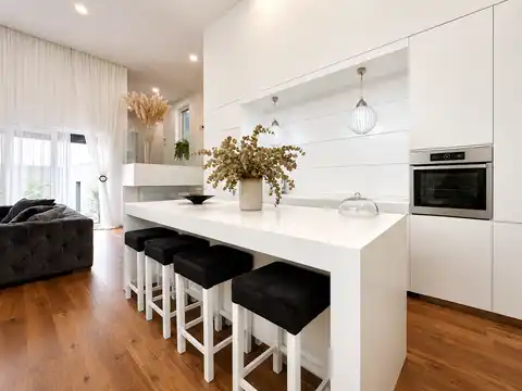 Dům 370 m², Maksimir — 4 ložnice, zahrada, garáž