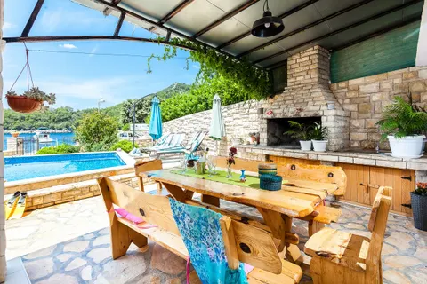 Ostrov Korčula – Okouzlující vila v zátoce s bazénem 460 m2
