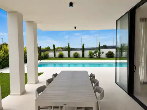 Turanj, Vila 180 m²— grijani bazen, pogled na more, 350 m od plaže