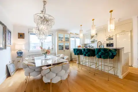 Zagreb, Vrbani III - luxurious penthouse, first row to the lake