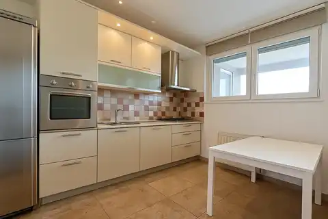 Zagreb, Vlaška - appartamento trilocale con balcone