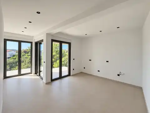 Trogir, Sevid – penthouse 177,66 m², terrasse sur le toit 133,25 m²