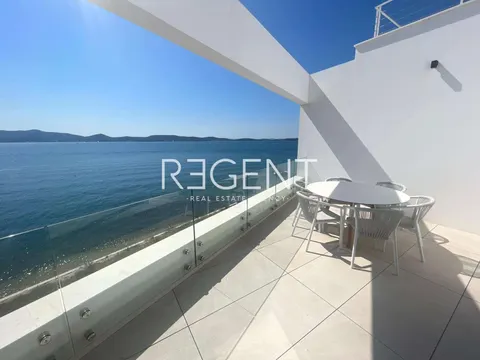 Sukošan – Luxusní moderní byt se střešní terasou 103 m2