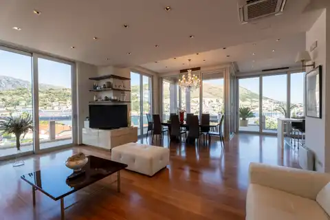 Dubrovnik - Wyjątkowy penthouse z basenami w pięknym Dubrowniku
