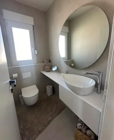 Kaštel Stari - Štirisobno stanovanje z ložo in pogledom na morje
