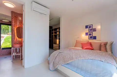 Záhřeb, Šestine - Moderní rodinná vila s bazénem obklopená zelení