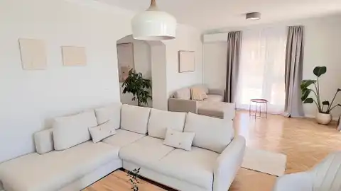 Villa 472 m², Brodarica — en première ligne de mer, 3 appartements
