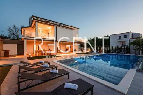 Istra, Tinjan – Elegantna vila z bazenom