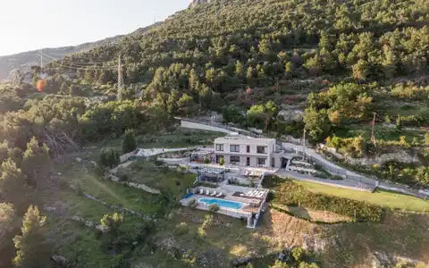 Vila 232 m², Kaštel Stari — 4SS, grijani bazen, pogled na more