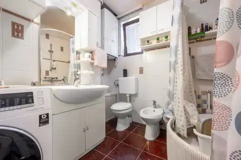 Kuća 340 m², Črnomerec — 2 stambene jedinice i poslovni prostor