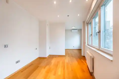 Zagreb, Srebrnjak – Dvoetažan stan s panoramskim terasama