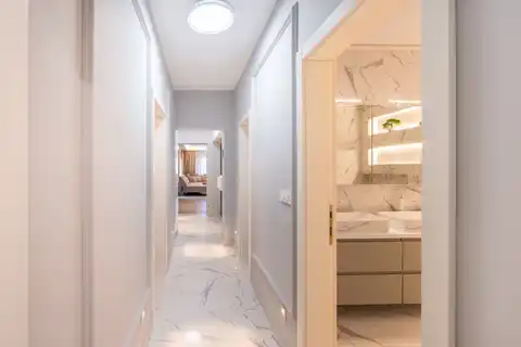 Záhřeb, Jelenovac – Moderní třípokojový byt s velkou terasou a garáží