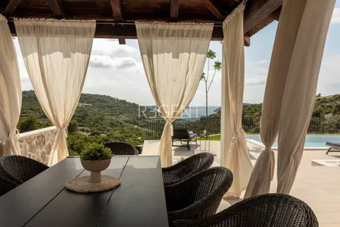 Rogoznica, Ražanj - autentica villa con vista mare
