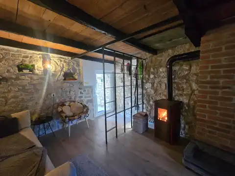 Turanj - Kamenný dom pri mori s dvorom