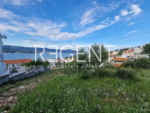 Trogir, Čiovo - građevinsko zemljište s pogledom na more, 1514 m2